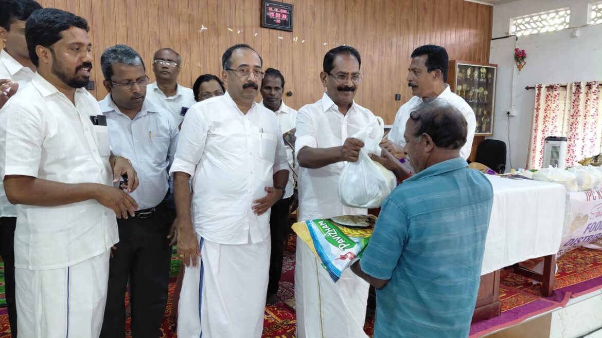 ക്യാംപുകളിലും വീടുകളിലും നേരിട്ട് സഹായം എത്തിച്ച് ഐപിസി കുവൈത്ത് സഭ