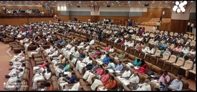 ലോക കേരള സഭ ഇനി നടത്തില്ല; രാഷ്ട്രീയ തീരുമാനം എടുത്ത് യുഡിഎഫ് സർക്കാർ