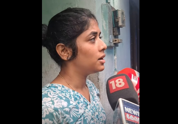 ഒരു മകളുടെ നിഷ്ക്കളങ്കത: ‘അച്ഛൻ എച്ചിൽപാത്രം കഴുകിയാണ് ഞങ്ങളെ വളർത്തിയത് ‘- ഭദ്ര കീർത്തി
