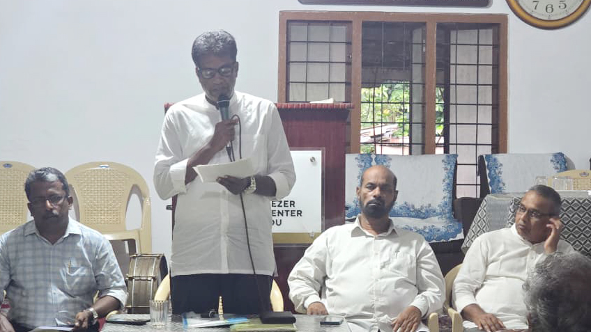 ഭൂരഹിതരായ 8 കുടുംബങ്ങൾക്ക് കിടപ്പാടം ഒരുക്കി ചിറയിൽ കുടുംബം